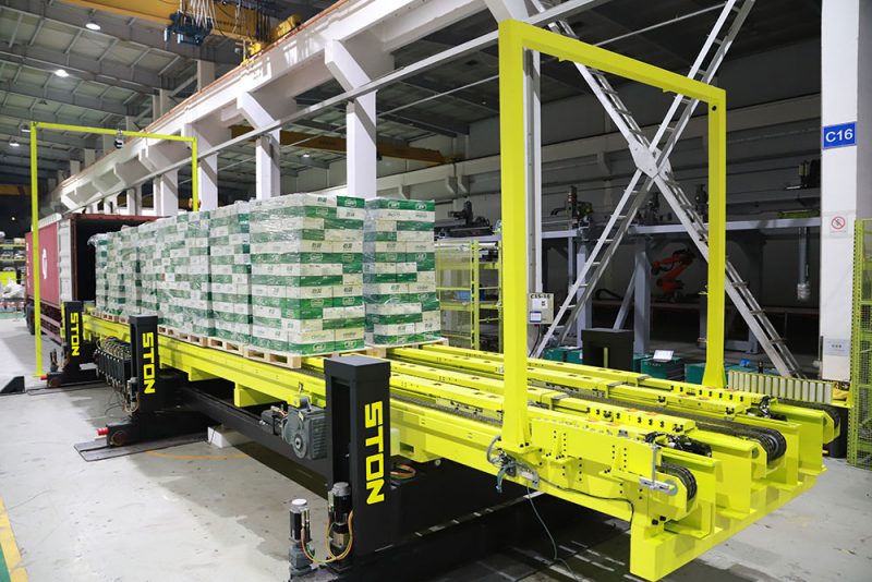 M7 forklift loading robot