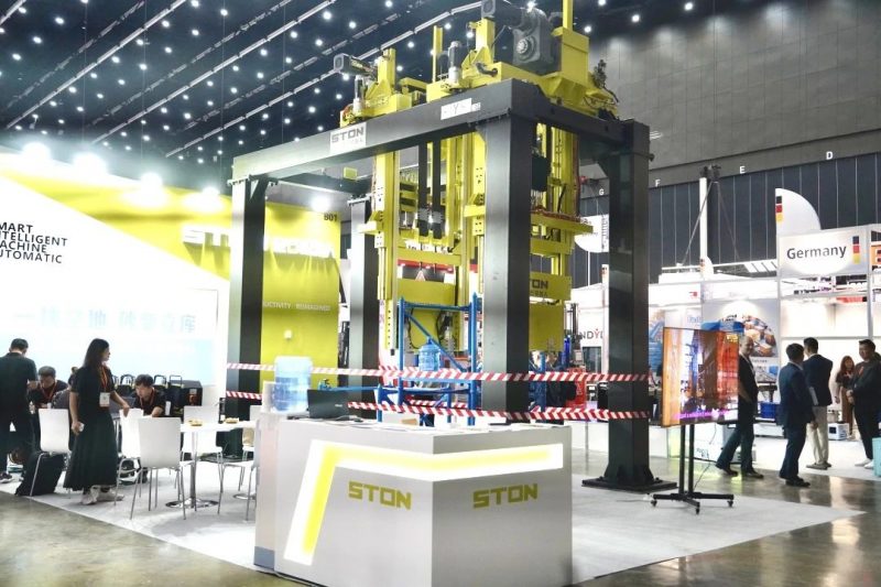 星空真人展会｜星空真人机器人强势登陆泰国展会，T800-AA新品霸气登场，狂揽人气，实力圈粉！